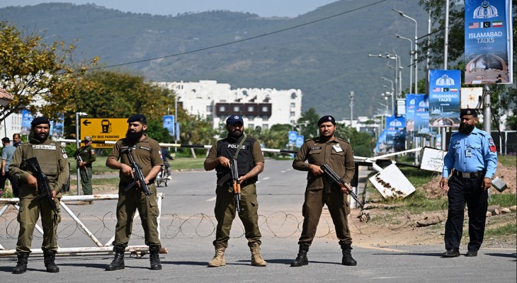 আলোচনা নিয়ে অনিশ্চয়তায় যুদ্ধের হুঁশিয়ারি যুক্তরাষ্ট্র ও ইরানের